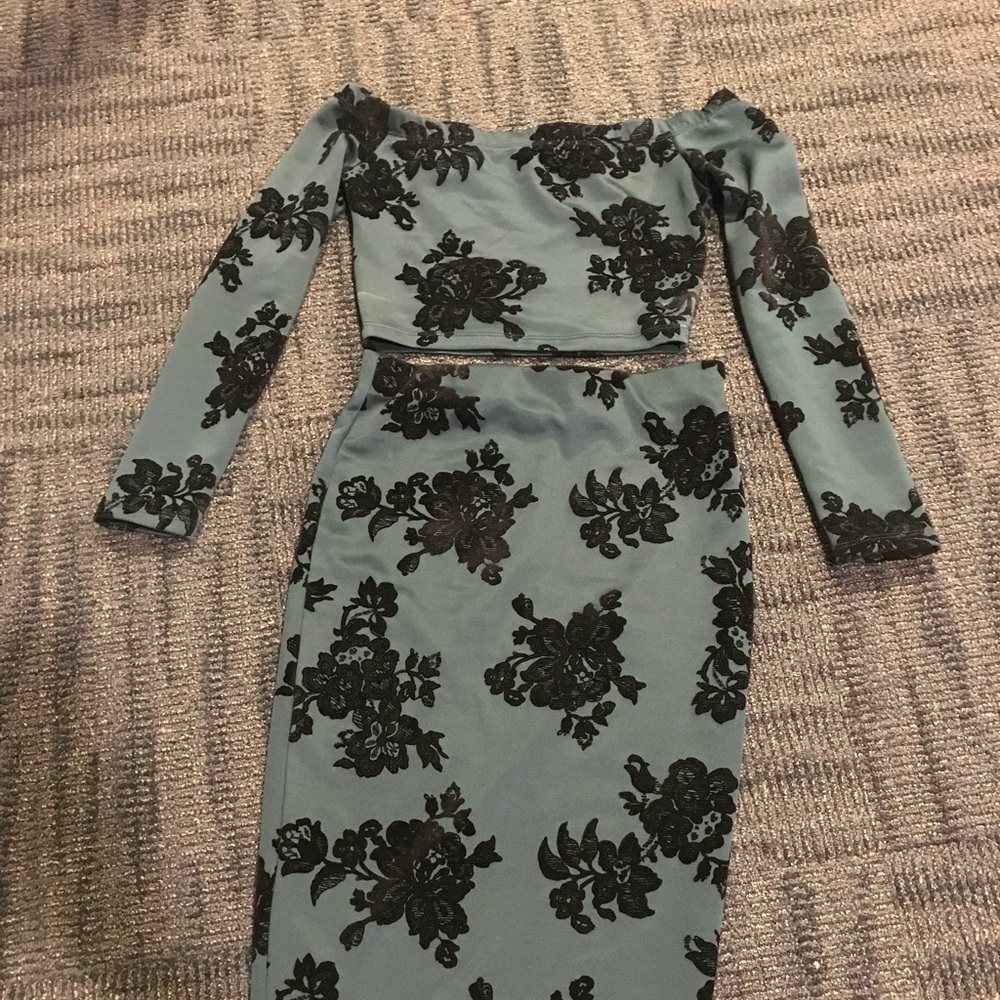 Windsor 2pc outfit (top and bottom both size S)